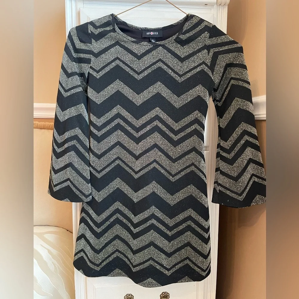 Amy Byer Black and Gold Chevron Shift Dress - Picture 1 of 4